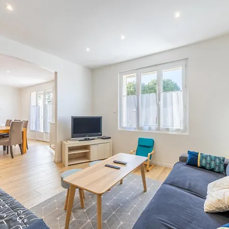 Holiday home Maison Familliale Centre Fromentine